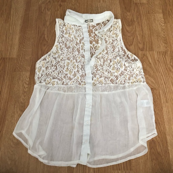 Kirra white and gold laced button down tank - Picture 1 of 5